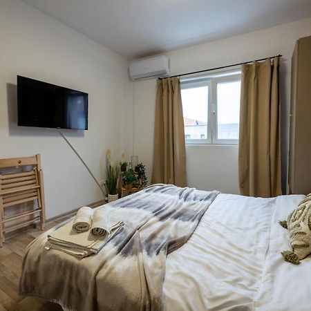 Cozy Studio Retreat - Quiet, Premium Stay Timisoara Esterno foto