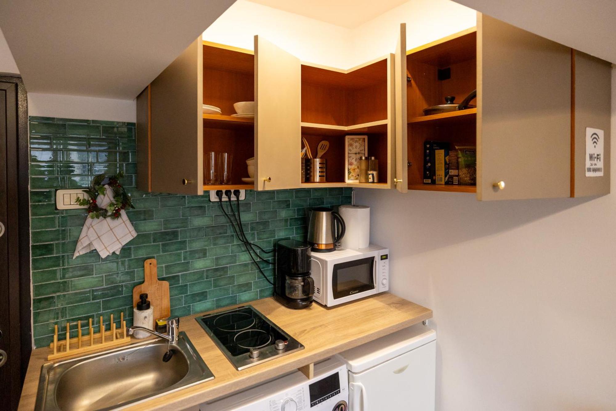 Cozy Studio Retreat - Quiet, Premium Stay Timisoara Esterno foto