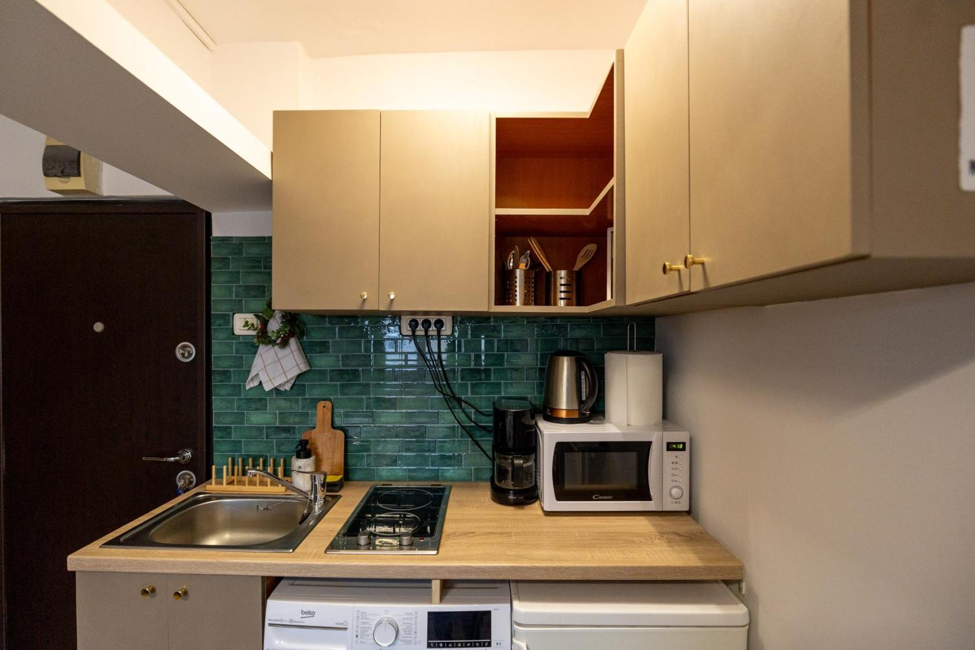 Cozy Studio Retreat - Quiet, Premium Stay Timisoara Esterno foto