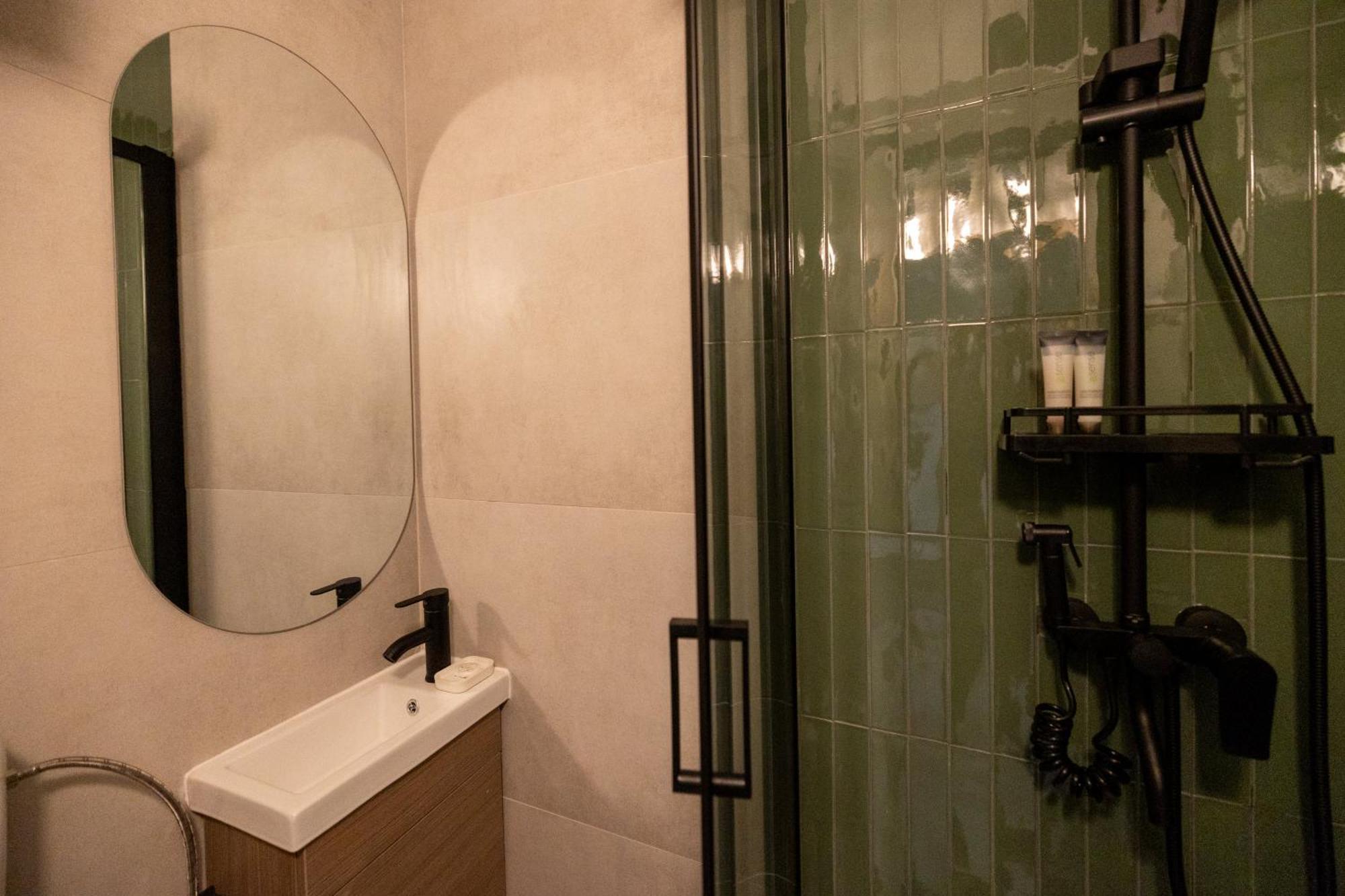 Cozy Studio Retreat - Quiet, Premium Stay Timisoara Esterno foto